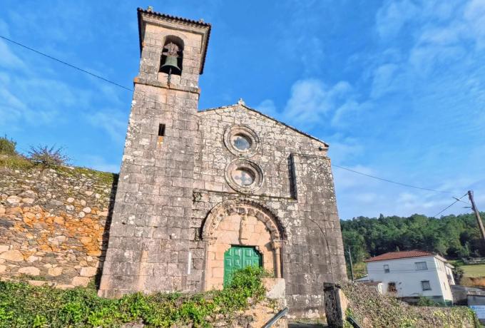 Iglesia de San Salvador de Caamanzo 0