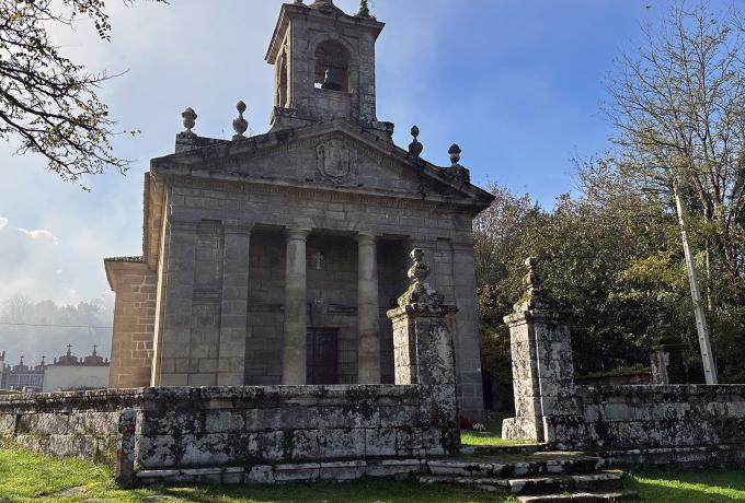 Iglesia de Santa Mari&ntilde;a de Ribeira 0