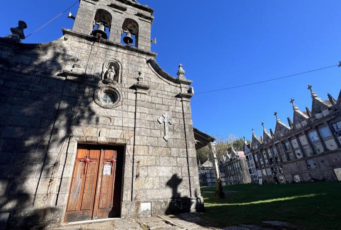 Iglesia de Santiago de Pardesoa 0