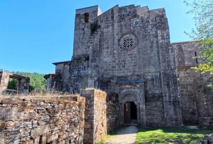 Monasterio de San Lourenzo de Carboeiro 0