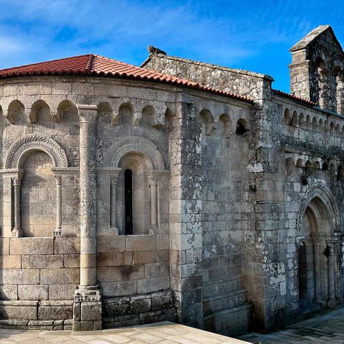 Iglesia de San Pedro de Vilanova 0