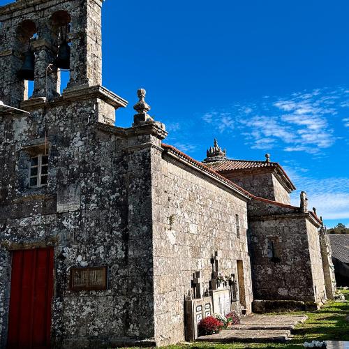 Igrexa de Santiago de Saa 0