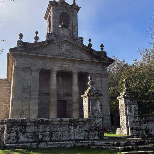 Iglesia de Santa Mari&ntilde;a de Ribeira 0