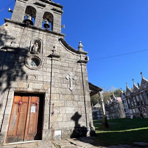 Iglesia de Santiago de Pardesoa 0