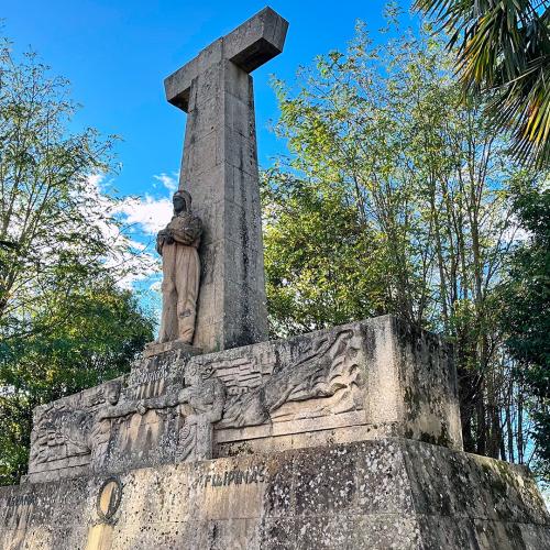Monumento al aviador Joaqu&iacute;n Loriga 1