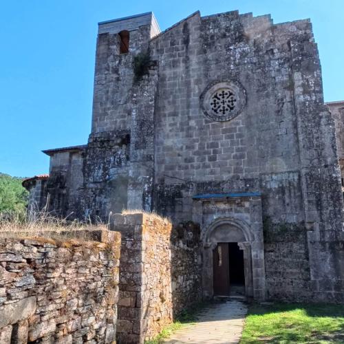 Monasterio de San Lourenzo de Carboeiro 0